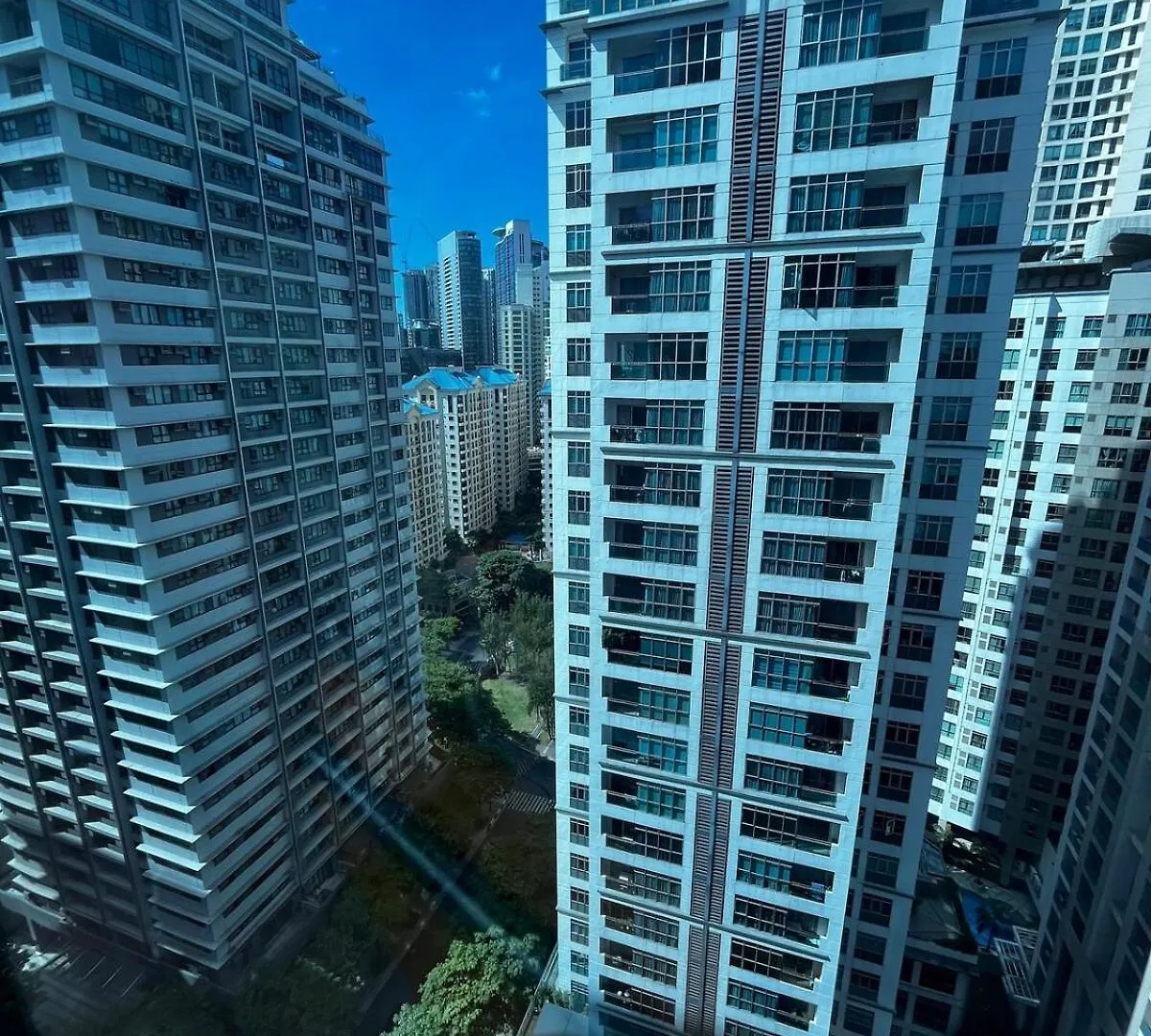 Burgos Circle - Parking, 200mbps net, & extra bed Apartment Manila 0*,